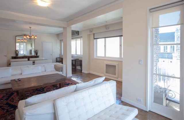 Carlitos Gardel - Amplio apartamento de 3 dormitorios en el centro