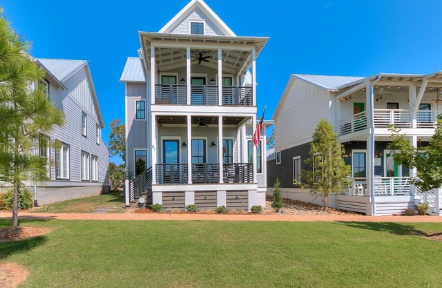 Carlton Landing! Come enjoy Greenway Getaway