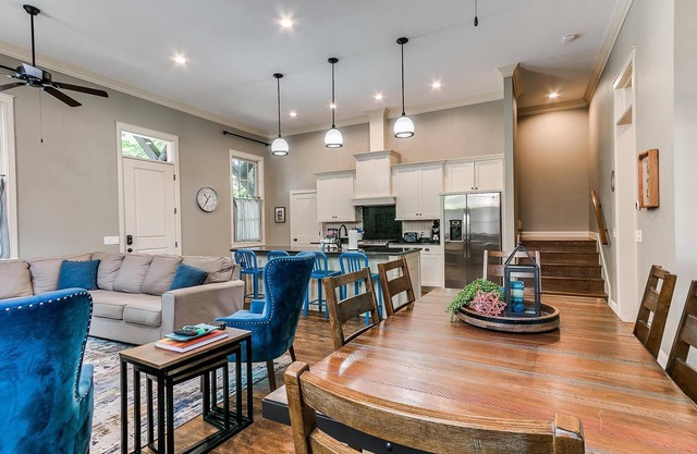 Carlton Landing! Beautiful Townhouse just steps away from the water front.
