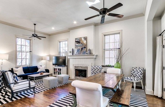Carlton Landing! Cozy getaway close to dock and town center!