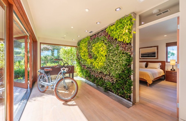 Carmel Harmony: Beautiful, upscale home; gorgeous ocean views; 2 min. to beach
