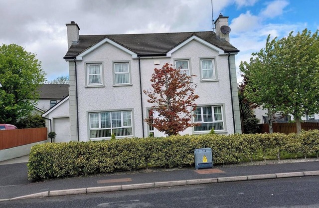 Carndonagh - 3-Bedrooms - Sleeps 6/7 - Garden