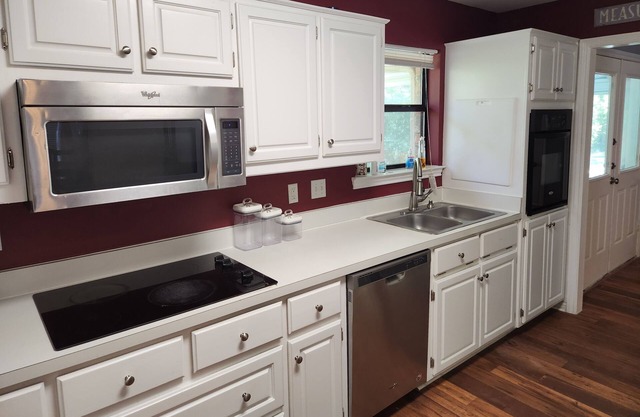 Carousel Cottage - Quiet, Cozy, 15 minutes from Downtown Dallas!