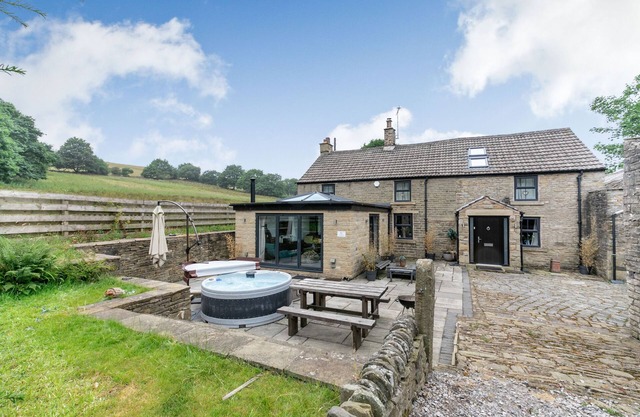 Carr House Farm, GLOSSOP