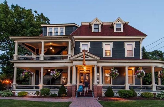 Carriage House Inn