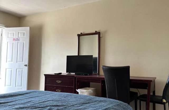 Carriage Inn Motel