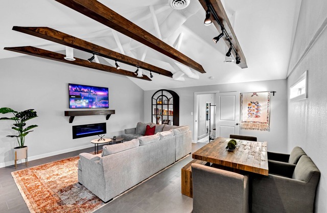 Carrollton Cottage - Close to Downtown Carrollton