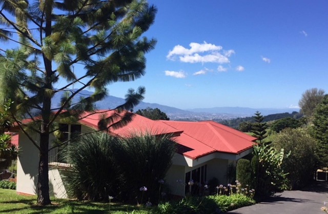 Casa Cartago Hills con una vista increíble de San Jose