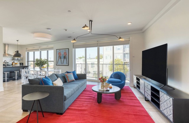Carter #201 by AvantStay | 4BR + Balcony