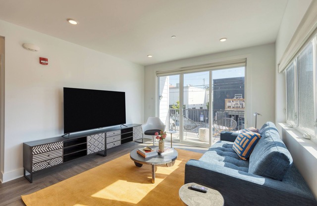 Carter #205 by AvantStay | 4BR + Balcony