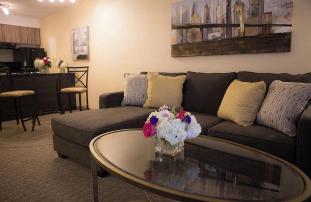 Cartier Place Suite Hotel