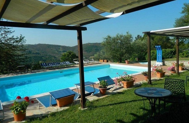 Casa Brina B: A characteristic and welcoming two-story independent house made of stone, with Free WI-FI.