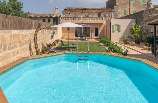 CAS PADRI PEP - Encantadora casa de pueblo con piscina privada elevada. Wifi gratis.