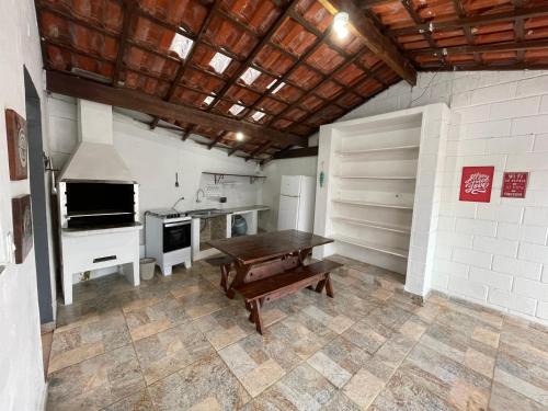 Casa 150m da Praia das Toninhas Com Churrasqueira