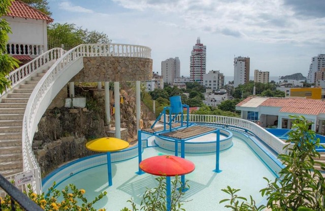 CASA 2, CONJUNTO JARDINES DE VILLA ROCA