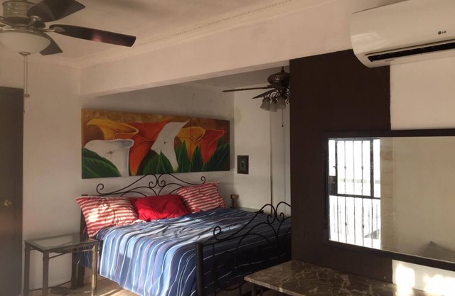 Casa 4 habitaciones 5 camas 4 baños en el norte de Mérida a 3 min plaza Galerías
