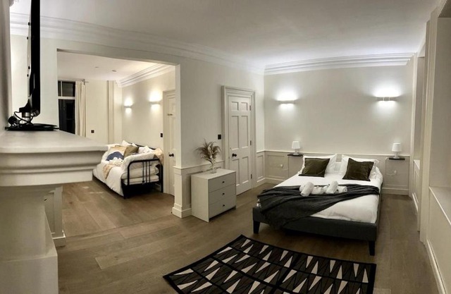 CASA 7 HUESPEDES· CENTRAL Y ESTILIZADA : LIVERPOOL STREET CASA.