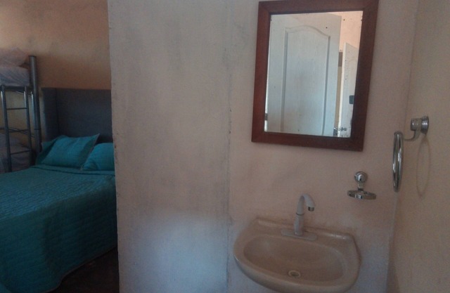 CASA A 200 M DE LA PLAYA ZIHUATANEJO