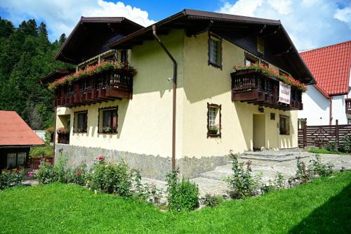 Casa Adrian