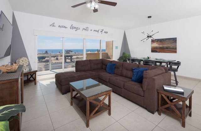 ¡Una nueva residencia con vista al mar en el último piso en Puerto Peñasco! Quédate @ Casa Alexiu!