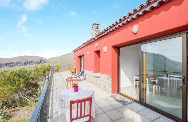 "Casa Aloe" con vistas a la montaña, Wi-Fi, balcón, terraza, jardín y piscina