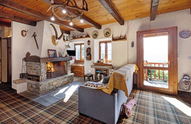 Casa Alpinone: casa rústica independiente en el campo con jardín y huerto privados