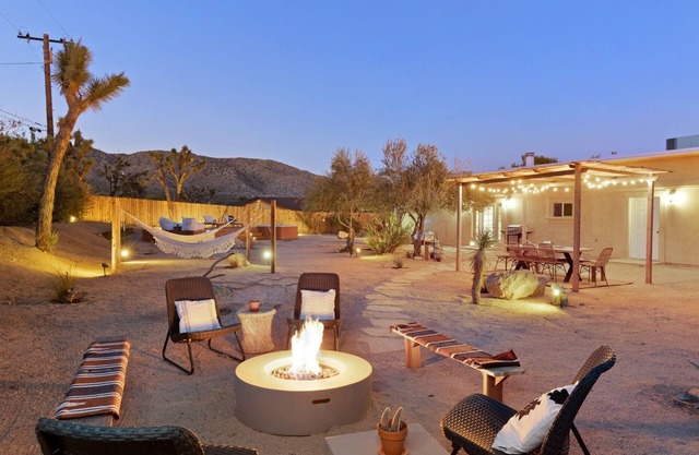 Casa Amarilla- Hot Tub,firepit,bbq &fantastic Yard For Families 4 Bedroom Home by RedAwning