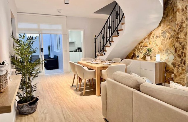 Casa amplia y moderna de 5 habitaciones hasta 12 personas