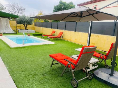 Casa Andaluza con piscina y jardín privado en Gelves a 15 minutos del centro de Sevilla