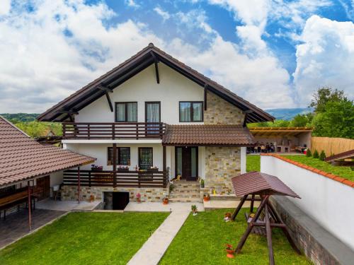 Casa Andra si Denis