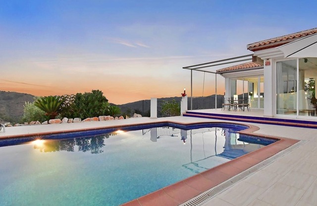 Casa Afrodite con piscina y Wi-Fi
