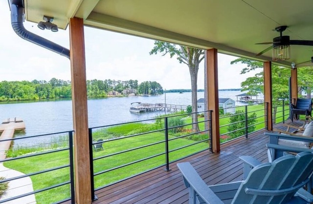 Casa Azul - Lake Murray - Close in - Spa like baths - New Dock