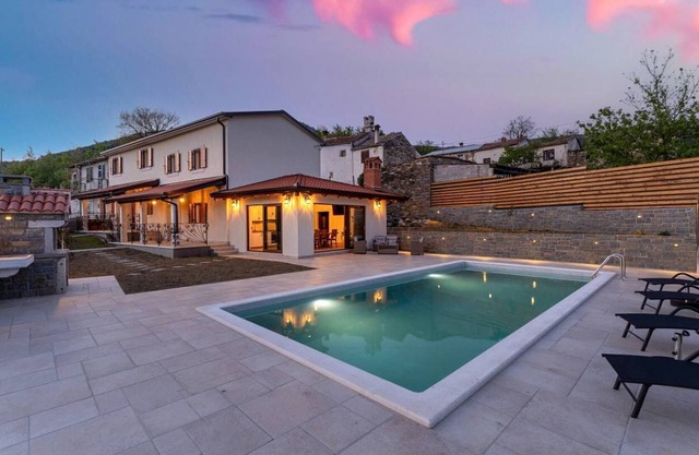 Casa Balussi with pool and beautiful view, near Buzet