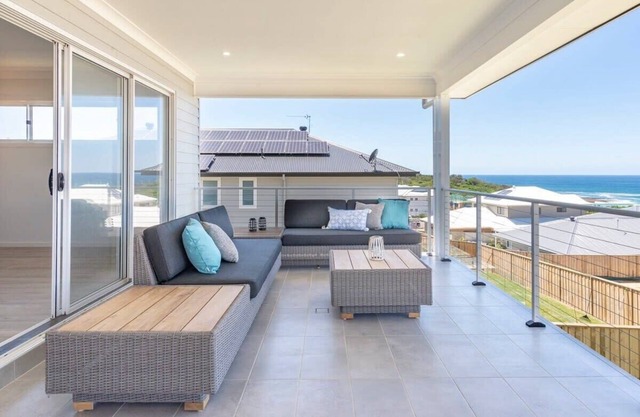 Casa Bel/ Brand New Mansion /Min From Beach