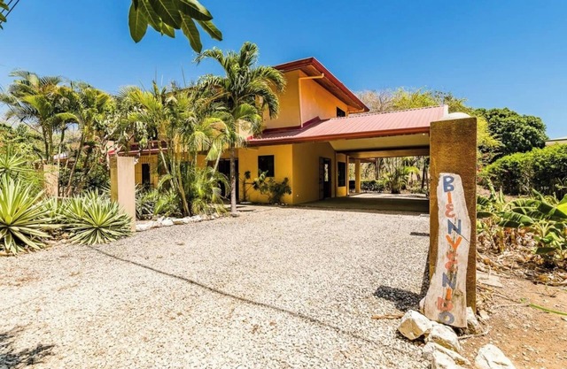 Casa Bendita a pocos pasos de la hermosa y prístina Playa Junquillal