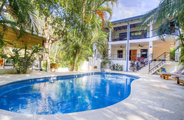 Casa Blanca, joya de Playa Guiones, a 7 minutos a pie de la playa