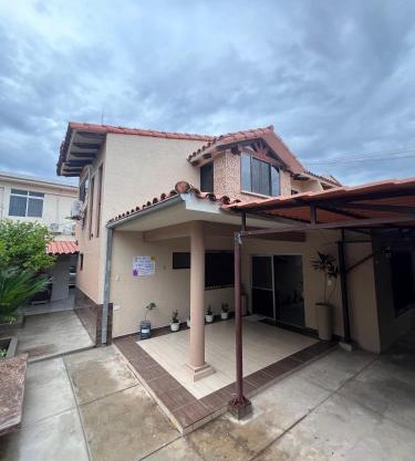 Casa bonita y cómoda en Santa Cruz