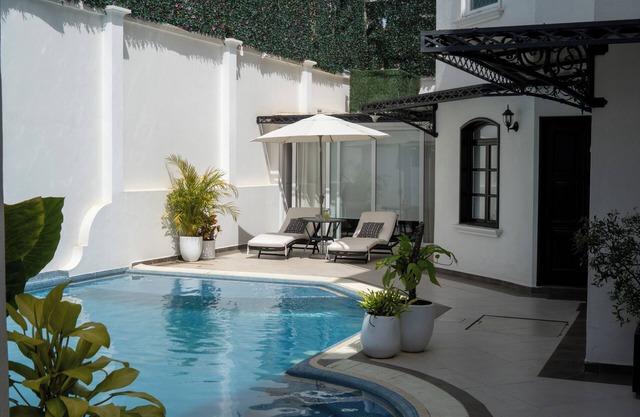 Casa Bonita Hotel + Cocina