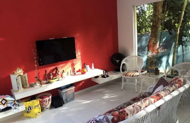 Casa com Piscina a 1KM da Praia em Barra do Una (litoral Norte