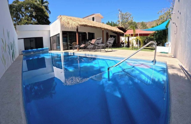 Newly Renovated 4 bedroom house with huge pool!