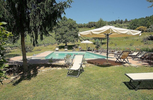 Casa Camomilla F: A characteristic and welcoming independent house surrounded by meadows and by green hills, with Free WI-FI.