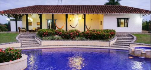 CASA CAMPESTRE LA CAMPIÑA LA VICTORIA Valle del Cauca ESPACIO COMPLETO-desayuno a pareja