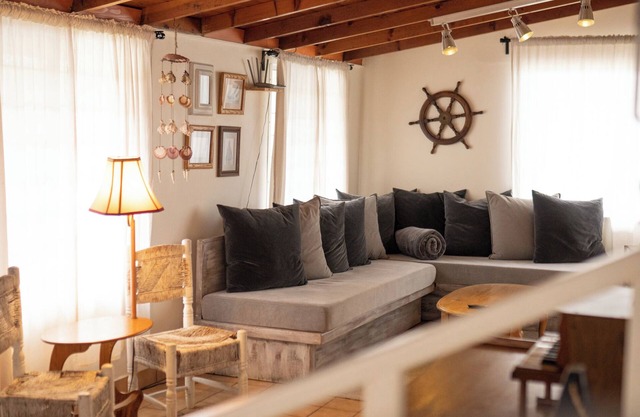 Casa Capitan - BEACHFRONT living