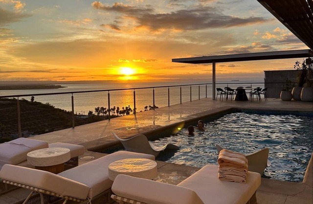 Casa Carousel! Stunning La Paz Villa - Perfect for Large Groups! Views + more