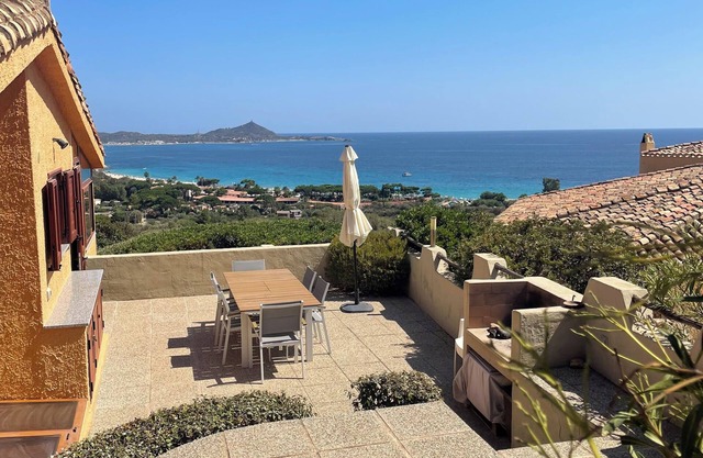 Casa Caterina. Casa con una hermosa vista del mar y las montañas.