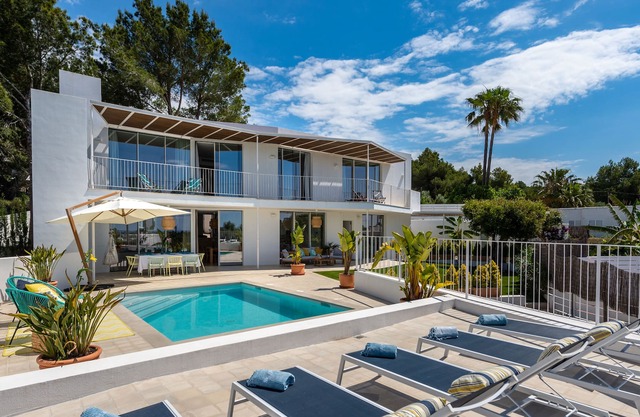 *Casa Cel Post * Piscina privada. AC en todas las estancias.Wifi .Barbacoa