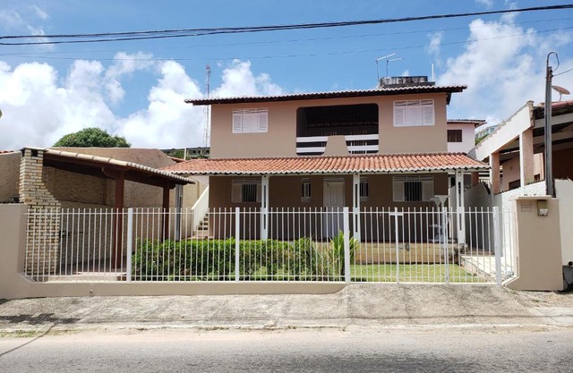 CASA CENTRAL NA PRAIA DE PIRANGI DO NORTE