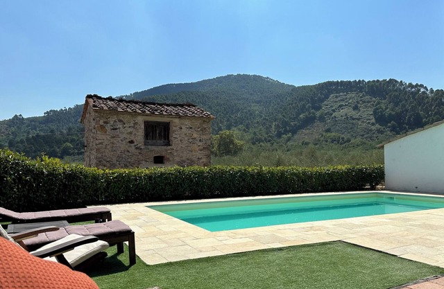 Cortijo apartamento-jardín, la ubicación del pueblo, vistas a la montaña, Inglés hablado