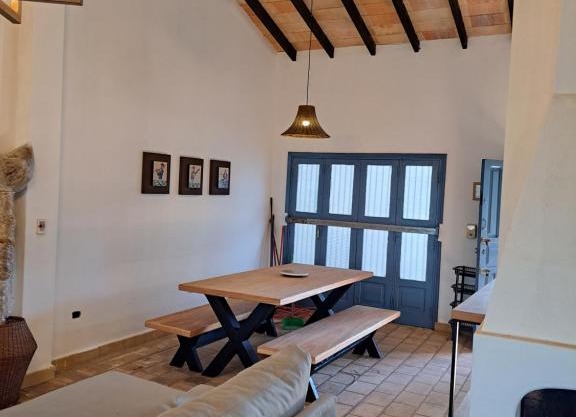 Casa colonial a metros del arroyo Piribebuy