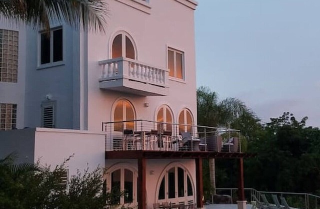 Espectacular villa con vistas inigualables, renovación completa completada en mayo de 2017